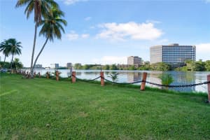 5199 NW 7th St APT 311, Miami, FL 33126, Sold 12/14/22