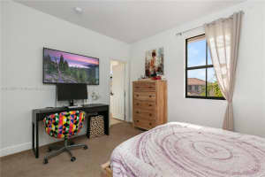 9761 NW 9th St, Miami, FL 33172, Sold 05/03/23