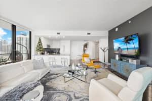 88 SW 7th St Apt 1712, Miami, FL 33130, Sold 06/22/23