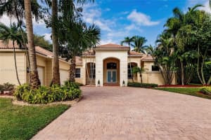 12641 N Stonebrook Cir, Davie, FL 33330, Sold 02/13/23
