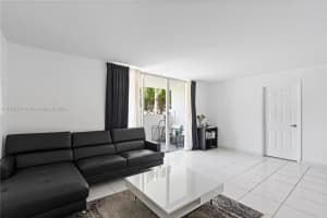 2750 NE 183rd St, Aventura, FL 33160, Sold 03/28/23