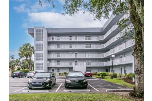 1402 NW 80th Ave APT 402, Margate, FL 33063, Sold 01/17/23