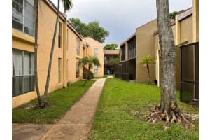 4445 Treehouse Ln B, Tamarac, FL 33319, Sold 12/30/22