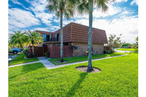 11916 SW 11th Ct, Davie, FL 33325, Sold 03/31/23