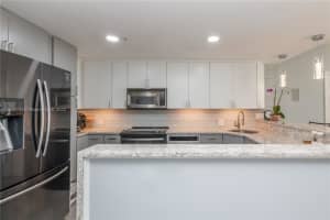 7929 West Dr, North Bay Village, FL 33141, Sold 12/30/22
