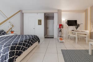 3030 Collins Ave, Miami Beach, FL 33140, Sold 03/02/23