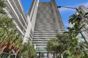 460 NE 28th St, Miami, FL 33137, Sold 04/01/23