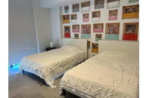 68 SE 6th St Apt 3103, Miami, FL 33131, Sold 11/30/22