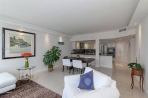520 Brickell Key Dr, Miami, FL 33131, Sold 02/15/23