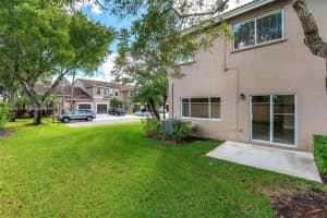 13211 NW 7th Dr, Plantation, FL 33325, Sold 01/06/23