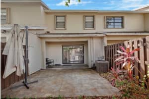 10719 NW 10th St, Pembroke Pines, FL 33026, Sold 01/13/23