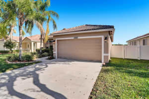 11961 SW 7th St, Pembroke Pines, FL 33025, Sold 11/22/22