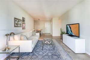 1621 Bay Rd, Miami Beach, FL 33139, Sold 01/31/23