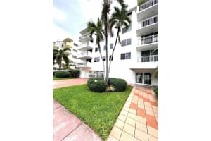 1665 Bay Rd, Miami Beach, FL 33139, Sold 01/20/23