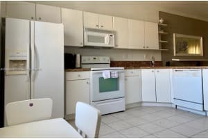 5600 NW 114th Pl APT 201, Doral, FL 33178, Sold 02/07/23