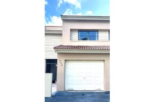 Townhouse for sale in Coral Springs Florida 