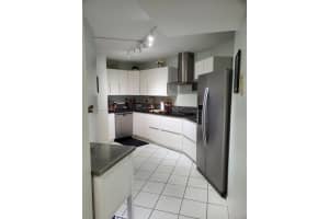 800 Parkview Dr APT 811, Hallandale Beach, FL 33009, Sold 03/03/23