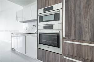 851 NE 1st Ave #2100, Miami, FL 33132, Sold 09/26/23