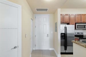 3001 NE 185th St APT 536, Aventura, FL 33180, Sold 01/13/23