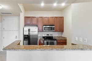 3001 NE 185th St APT 536, Aventura, FL 33180, Sold 01/13/23