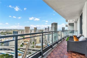 90 SW 3rd St, Miami, FL 33130, Sold 04/13/23