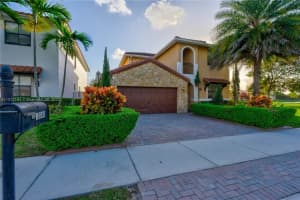 10040 NW 10th St, Miami, FL 33172, Sold 05/16/23