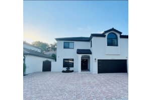 19660 NW 82nd Ct, Hialeah, FL 33015, Sold 02/03/23