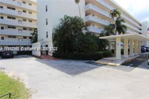 2910 Point East Dr M102