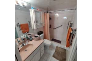 345 Ocean Dr APT 423, Miami Beach, FL 33139, Sold 01/25/23