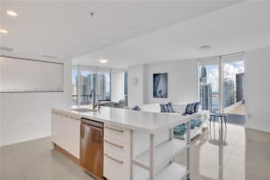 185 SW 7th St APT 3611, Miami, FL 33130, Sold 02/10/23