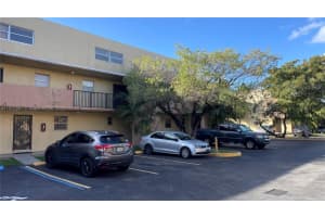 10 NW 87th Ave, Miami, FL 33172, Sold 01/23/23