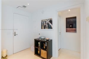 300 S Biscayne Blvd t 3702, Miami, FL 33131, Sold 05/31/23