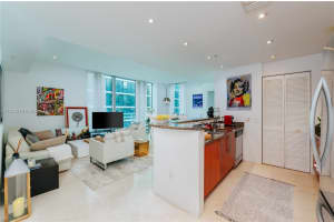 300 S Biscayne Blvd t 3702, Miami, FL 33131, Sold 05/31/23
