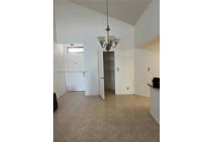 212 Lake Pointe Dr, Oakland Park, FL 33309, Sold 04/17/23