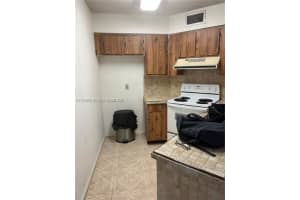 212 Lake Pointe Dr, Oakland Park, FL 33309, Sold 04/17/23