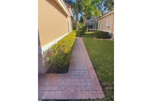 563 NW 130th Ave, Pembroke Pines, FL 33028, Sold 03/28/23