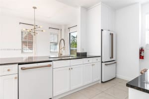 3960 N Flagler Dr APT 206, West Palm Beach, FL 33407, Sold 02/07/23