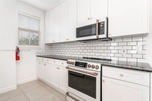 3960 N Flagler Dr APT 206, West Palm Beach, FL 33407, Sold 02/07/23