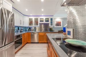1020 Meridian Ave APT 508, Miami Beach, FL 33139, Sold 02/15/23
