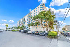 7501 E Treasure Dr #1d, North Bay Village, FL 33141, Sold 02/03/23