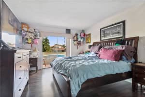 4011 Meridian Ave APT 22, Miami Beach, FL 33140, Sold 03/10/23