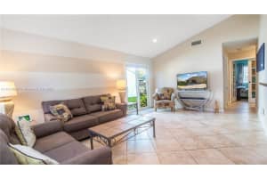 8640 SW 14th Ct, Pembroke Pines, FL 33025, Sold 01/17/23
