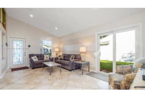8640 SW 14th Ct, Pembroke Pines, FL 33025, Sold 01/17/23