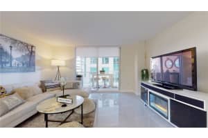 1200 Brickell Bay Dr APT 1514, Miami, FL 33131, Sold 06/14/23