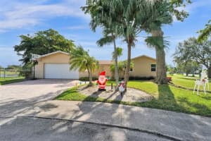 2702 SW 81st Terrace, Davie, FL 33328, Sold 02/17/23