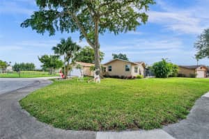 2702 SW 81st Terrace, Davie, FL 33328, Sold 02/17/23