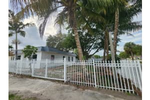 3908 NW 207 St Rd, Miami Gardens, FL 33055, Sold 03/29/23