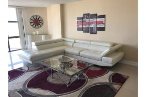 6423 Collins Ave Apt 709, Miami Beach, FL 33141, Sold 02/03/23