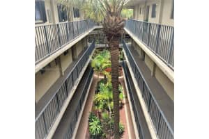 8615 NW 8th St APT 321, Miami, FL 33126, Sold 07/27/23