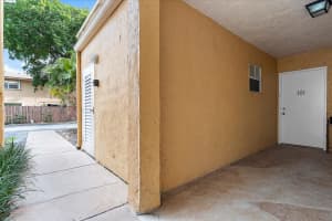 441 SE 10th St APT D101, Dania Beach, FL 33004, Sold 03/07/23
